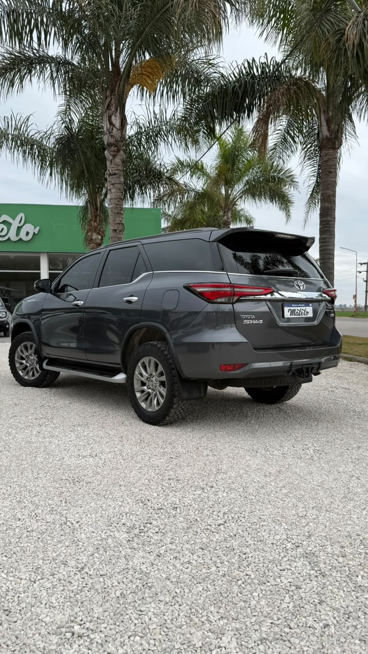 TOYOTA - SW4 SRX  4X4  2.8   7 ASIENTO  - AUTOMÁTICA - 2023